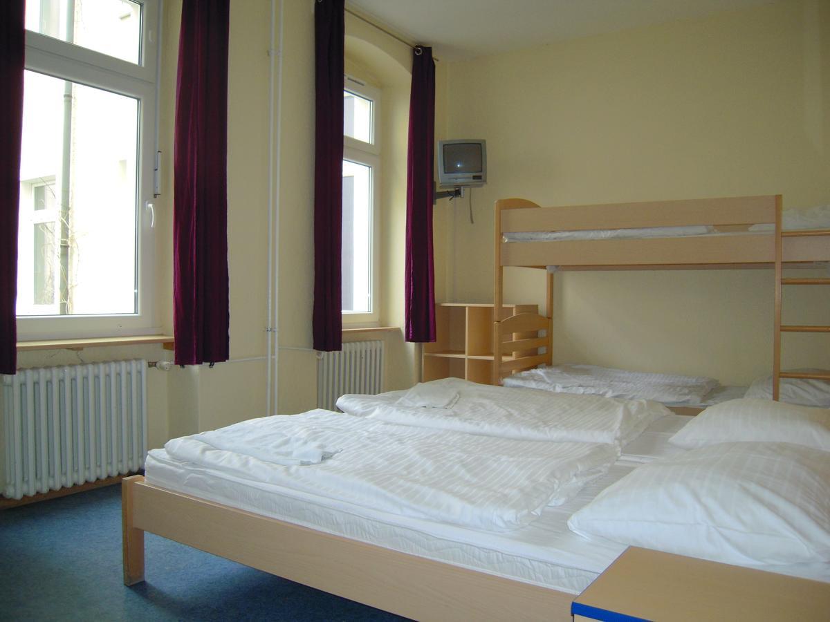 Happy Go Lucky Hotel + Hostel Schoneberg Berlin Extérieur photo