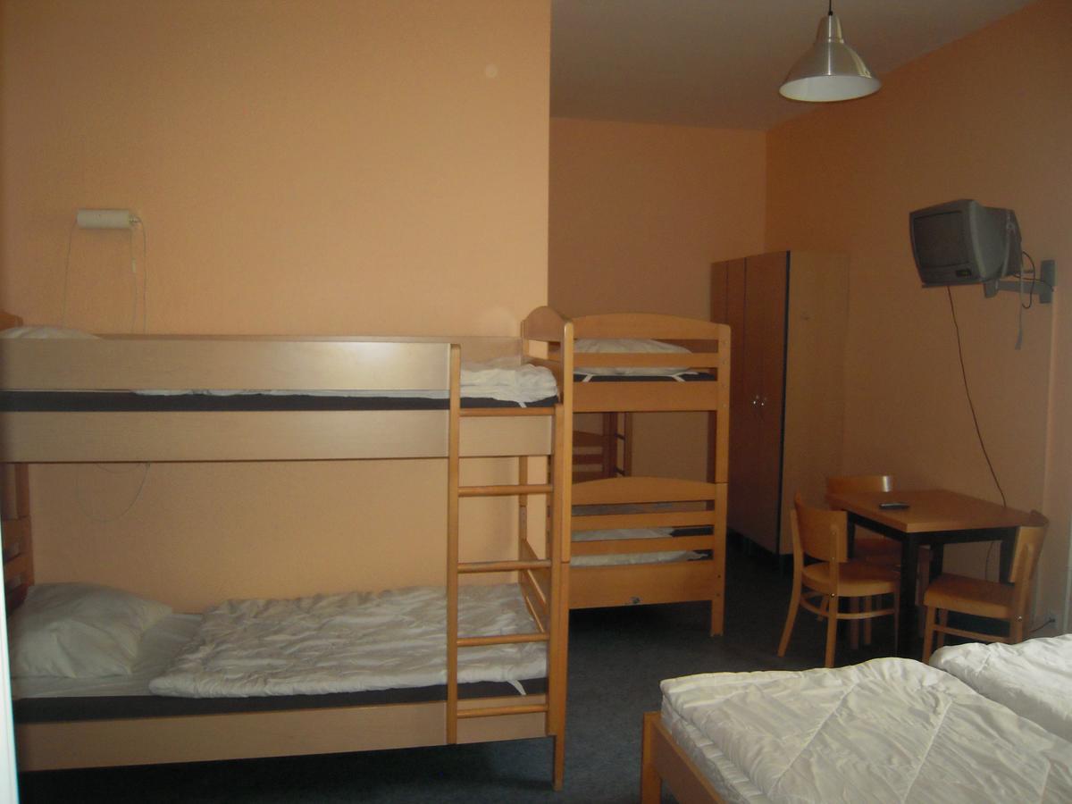 Happy Go Lucky Hotel + Hostel Schoneberg Berlin Extérieur photo