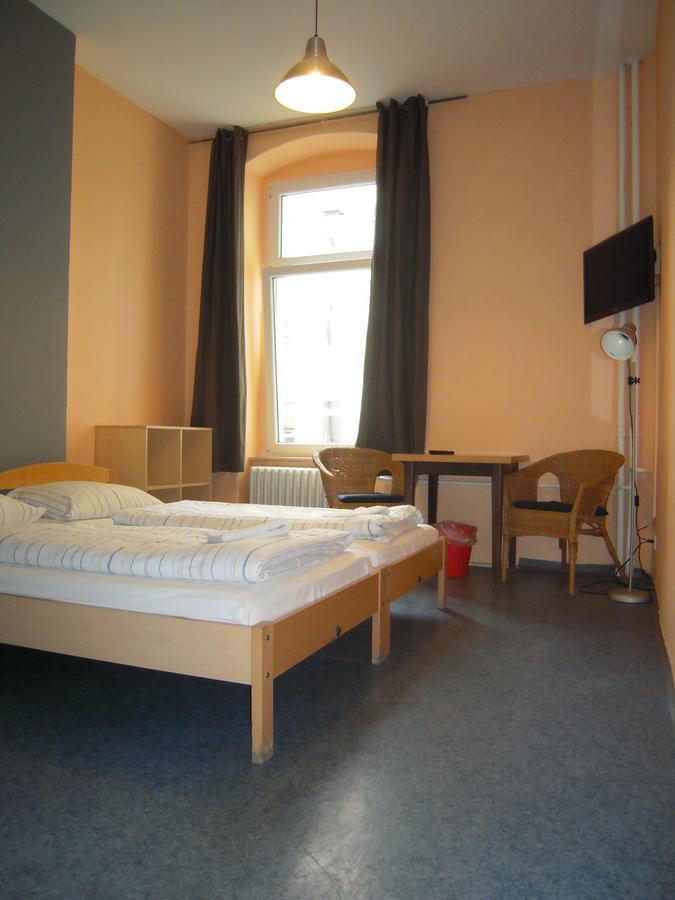 Happy Go Lucky Hotel + Hostel Schoneberg Berlin Extérieur photo