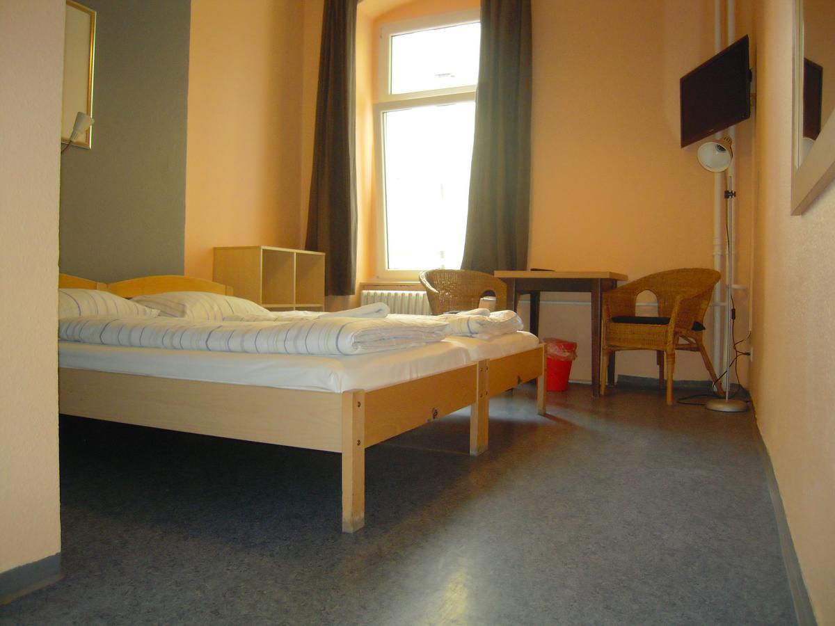 Happy Go Lucky Hotel + Hostel Schoneberg Berlin Extérieur photo