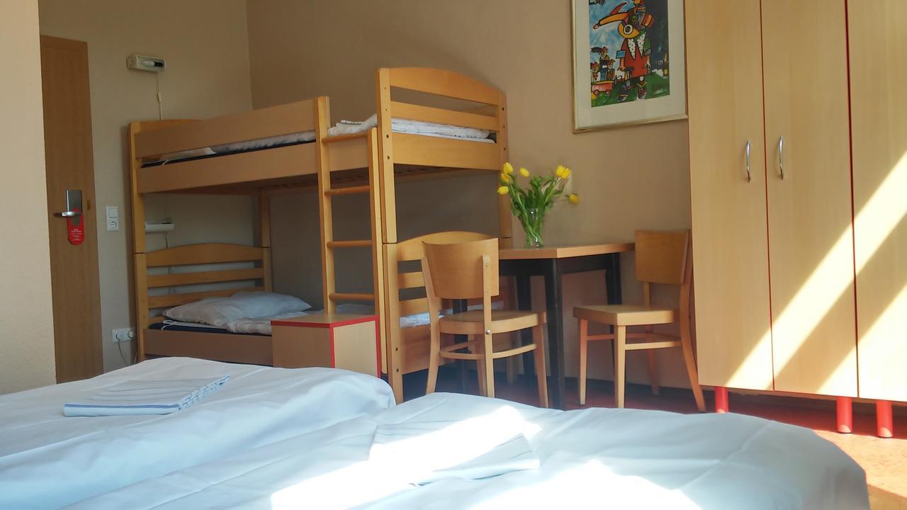 Happy Go Lucky Hotel + Hostel Schoneberg Berlin Extérieur photo