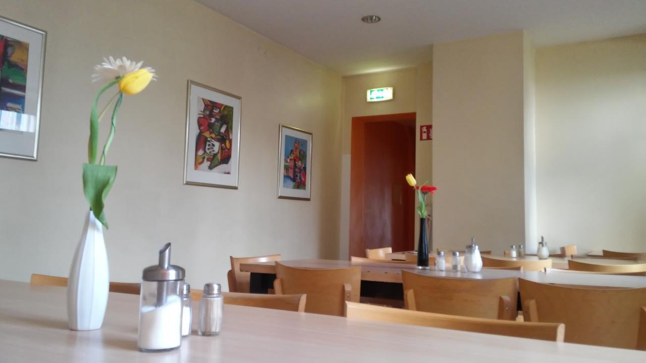 Happy Go Lucky Hotel + Hostel Schoneberg Berlin Extérieur photo